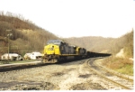 CSX 386 comes into load